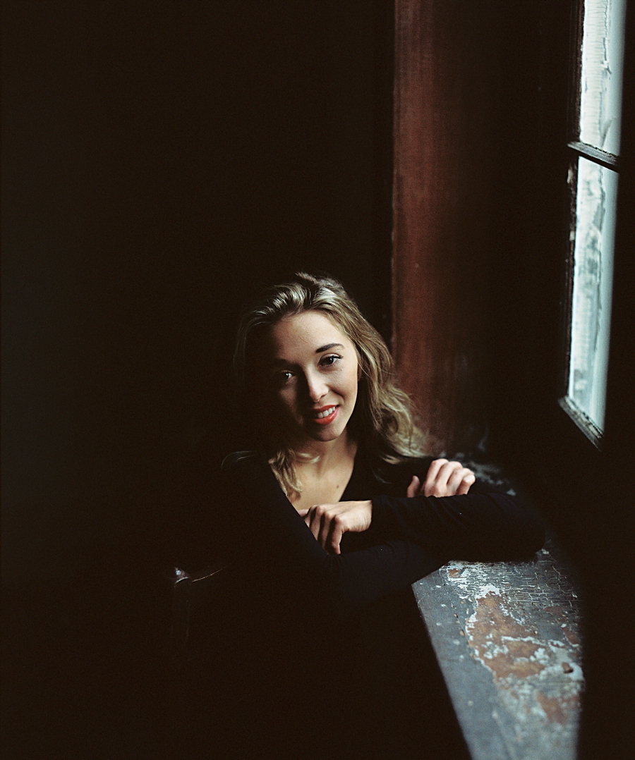 best-editorial-lifestyle-photographer-in-NJ-in-White-Hill-Mansion