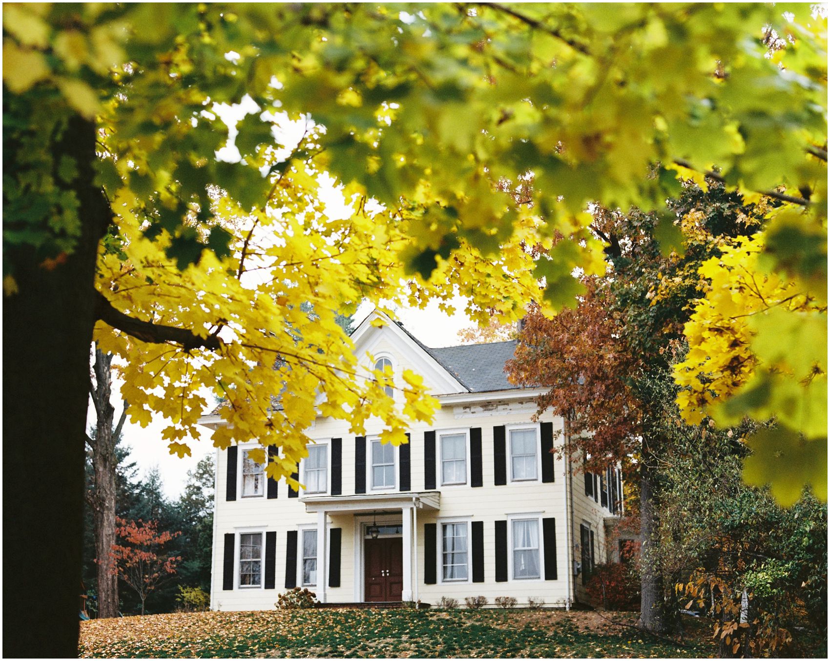 Lifestyle Family Photography showing a big white historical house in Bergen County, NJ